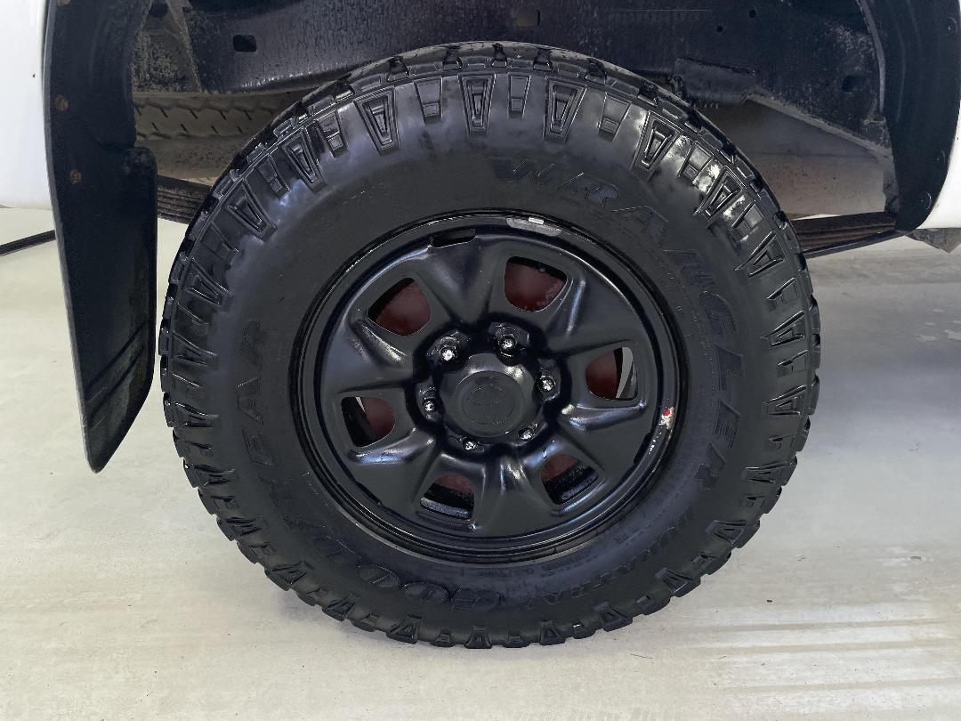 Photo '12' of Toyota Hilux