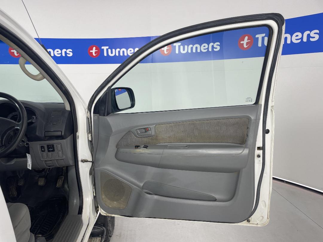 Photo '15' of Toyota Hilux