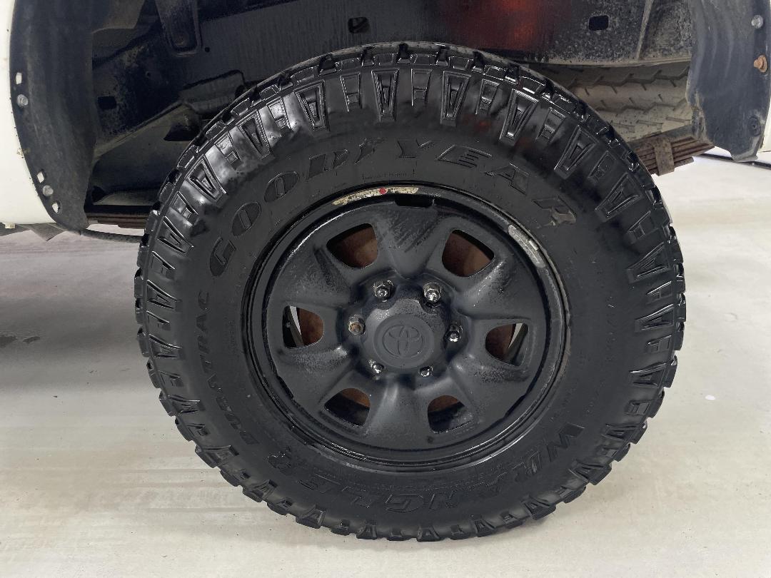 Photo '11' of Toyota Hilux