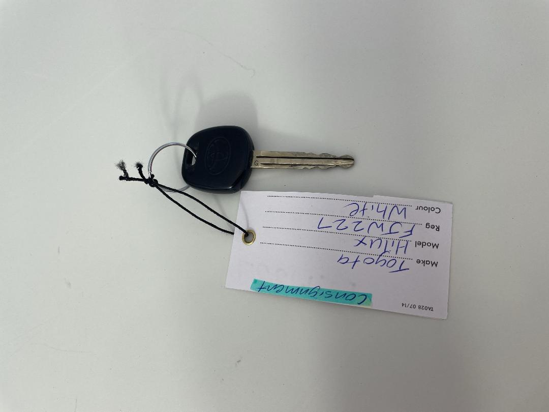 Photo '21' of Toyota Hilux