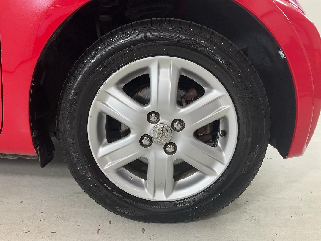 Photo '9' of Toyota IQ