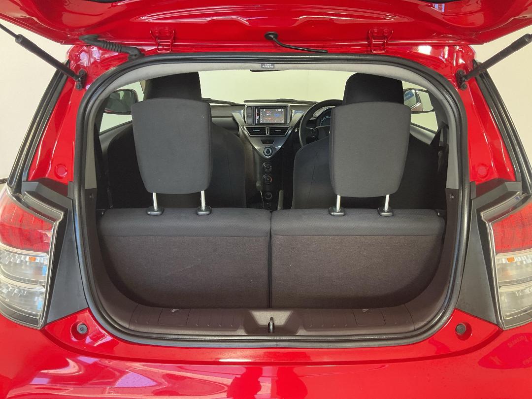 Photo '14' of Toyota IQ