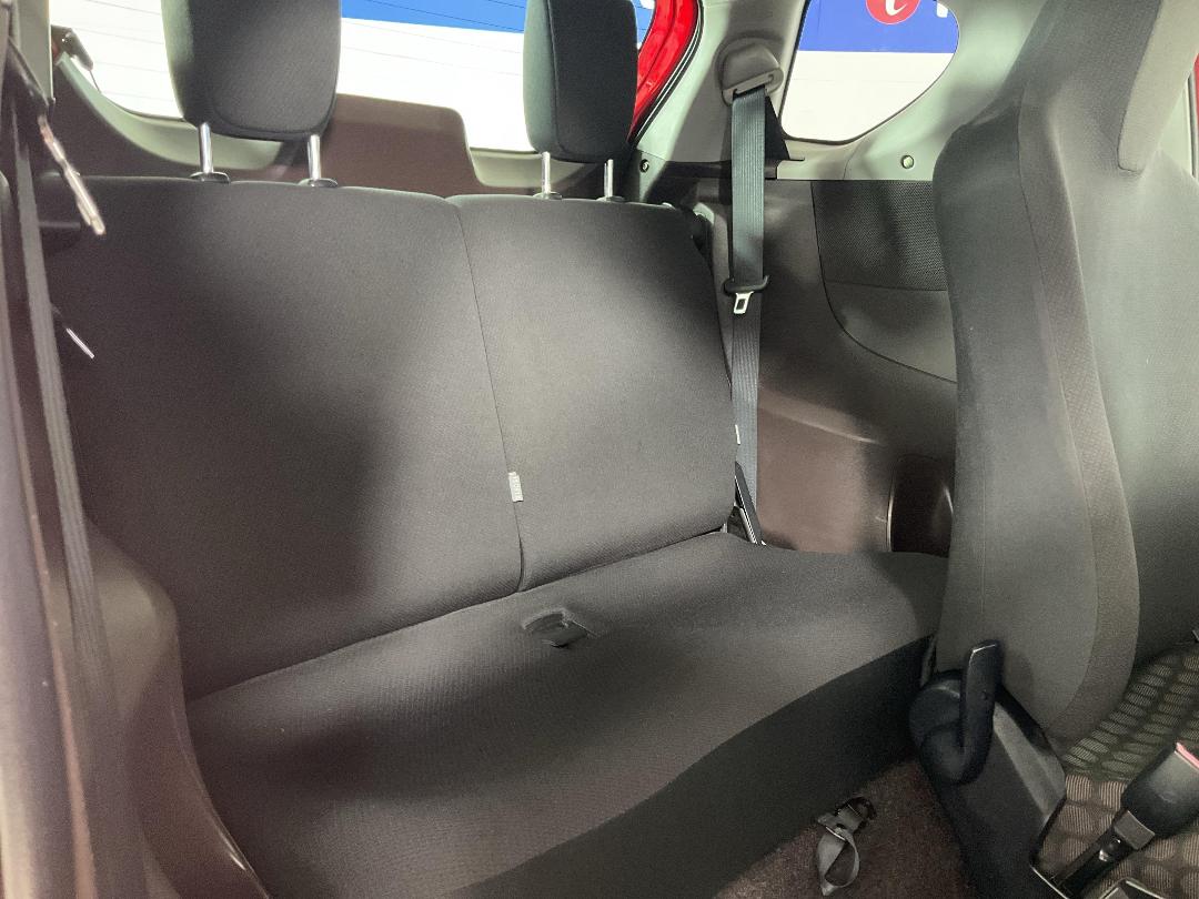 Photo '19' of Toyota IQ