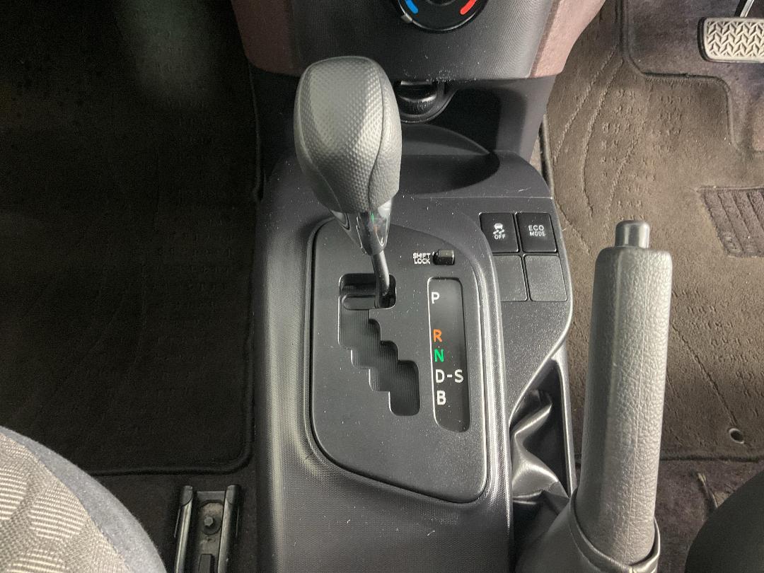 Photo '18' of Toyota IQ