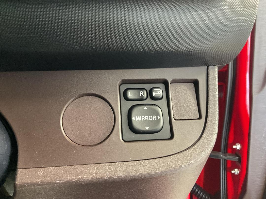 Photo '27' of Toyota IQ