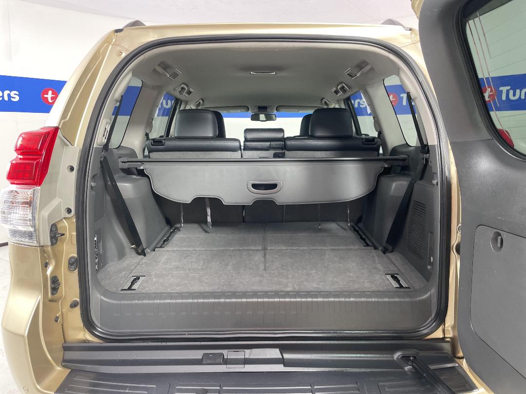 Photo '14' of Toyota Landcruiser Prado