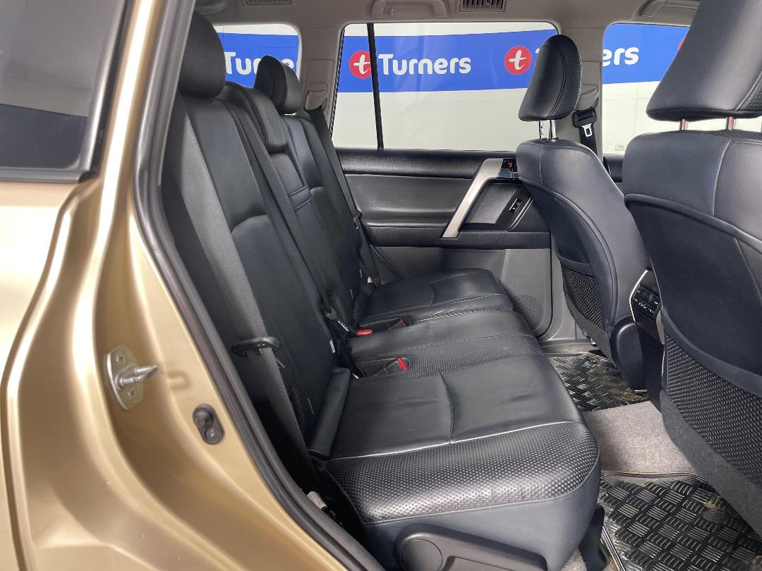 Photo '20' of Toyota Landcruiser Prado