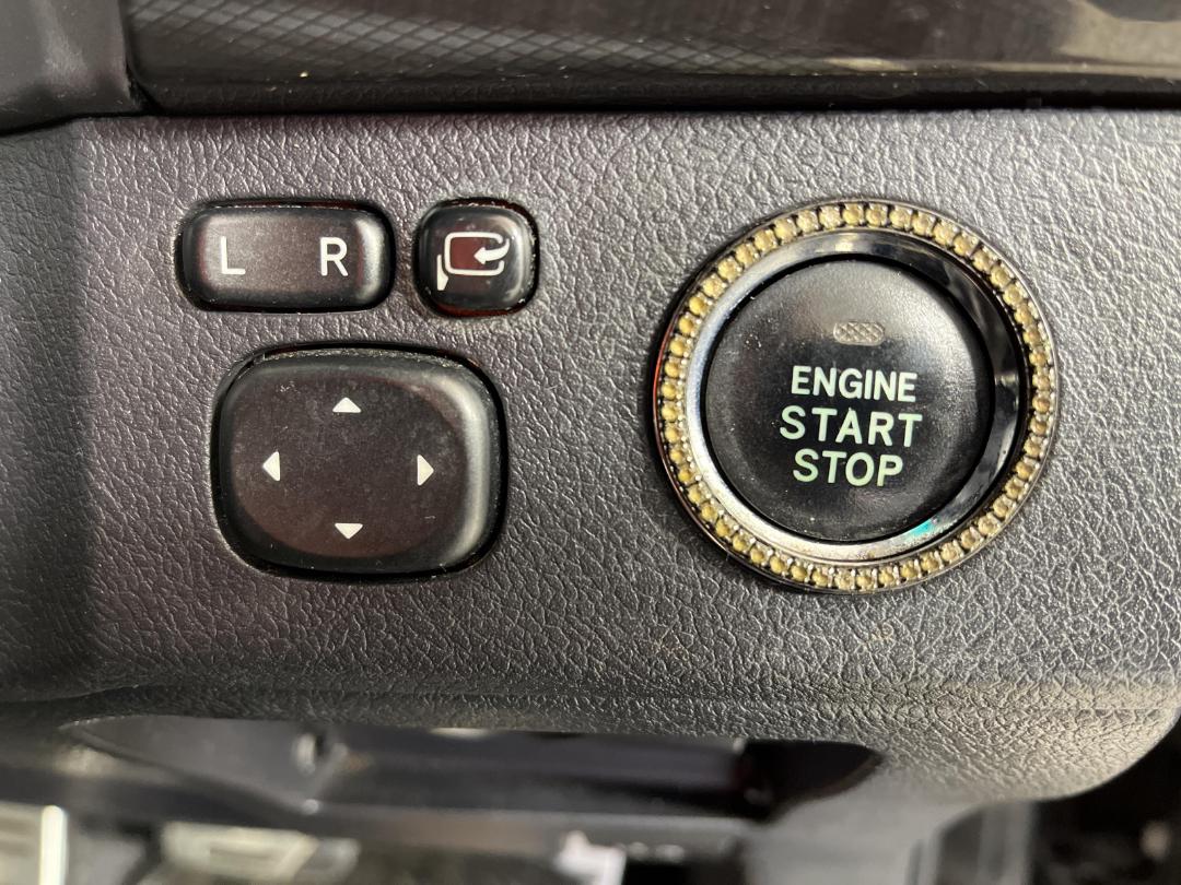 Photo '24' of Toyota Markx Photo '24' of Toyota Markx