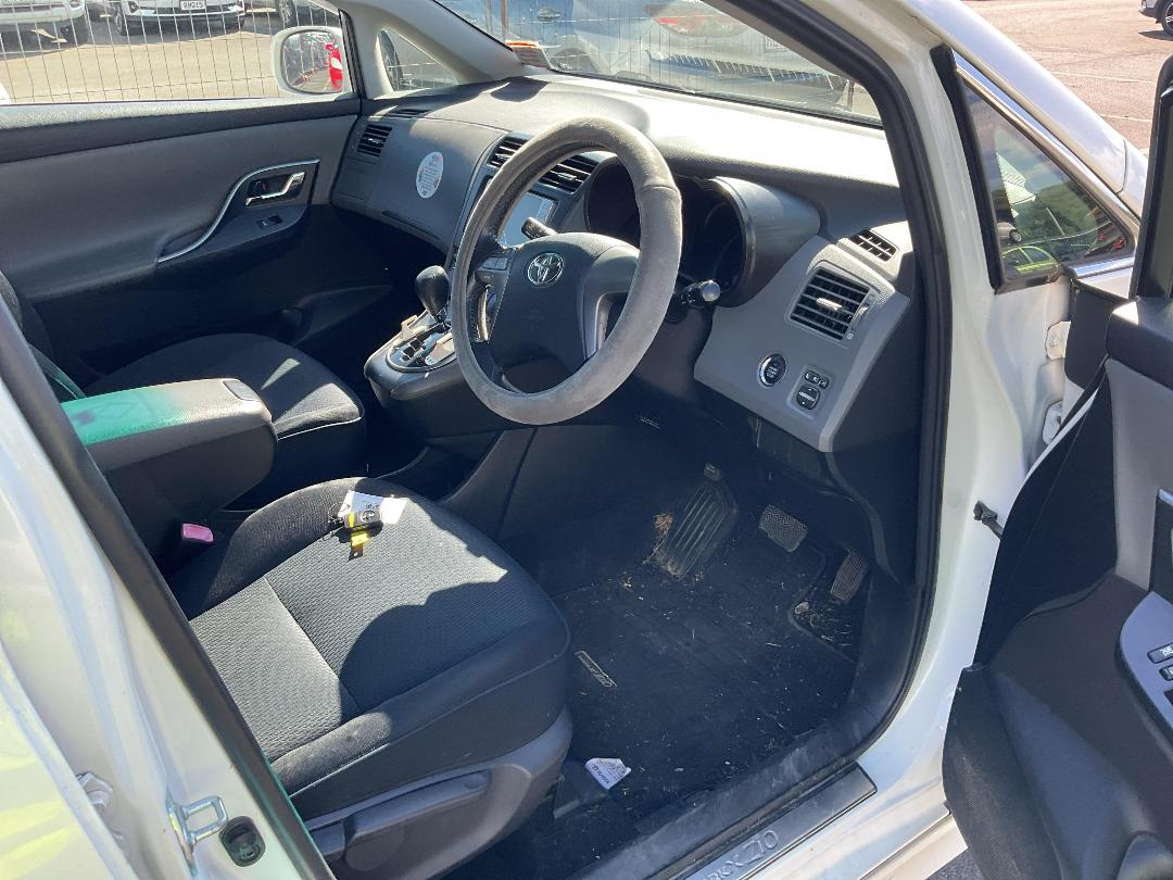 Photo '13' of Toyota Markx ZIO Photo '13' of Toyota Markx ZIO