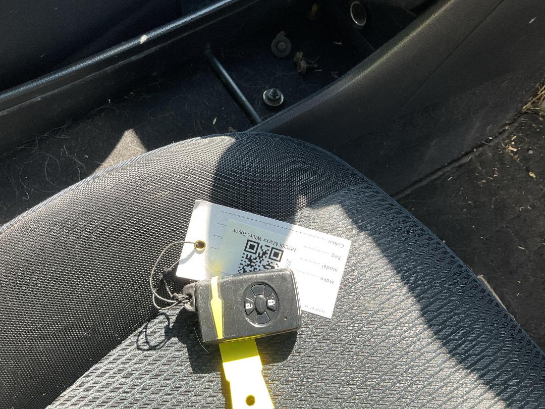 Photo '16' of Toyota Markx ZIO Photo '16' of Toyota Markx ZIO