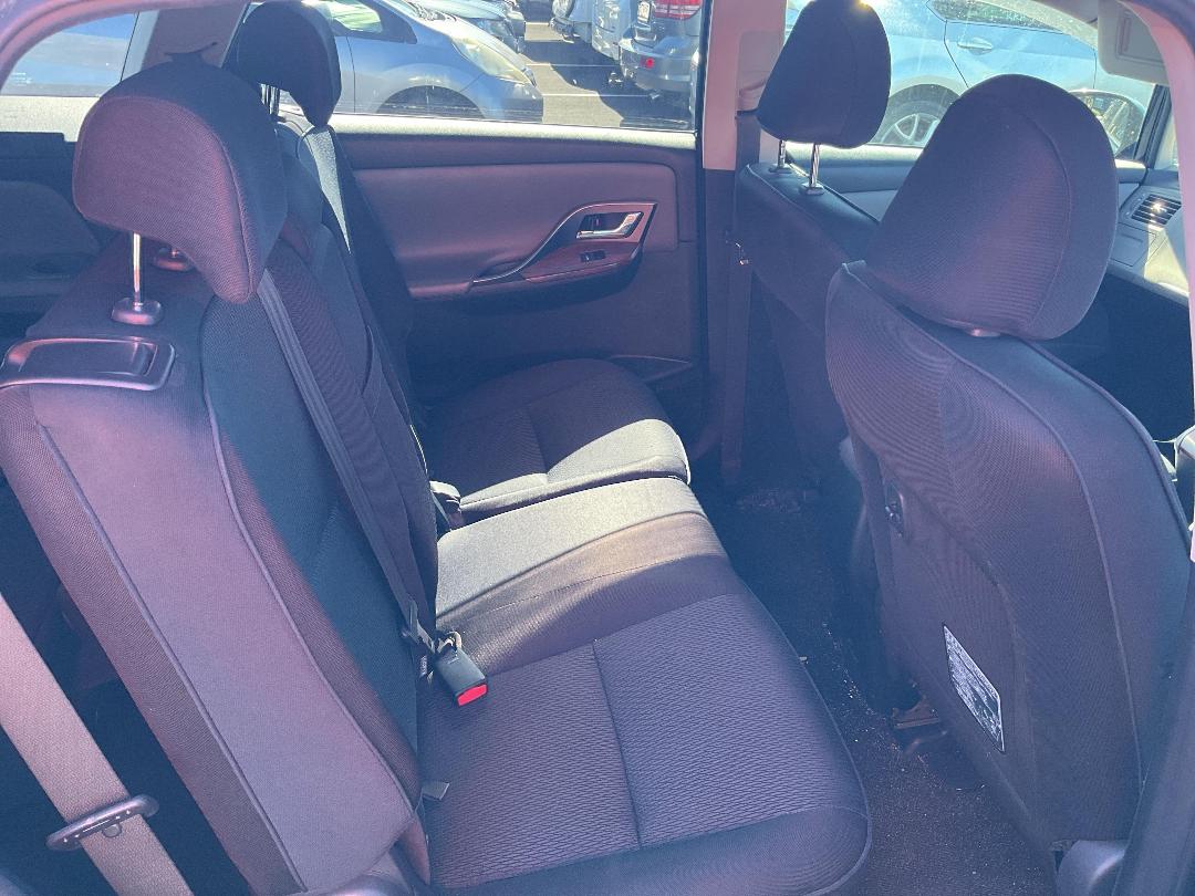 Photo '10' of Toyota Markx ZIO Photo '10' of Toyota Markx ZIO