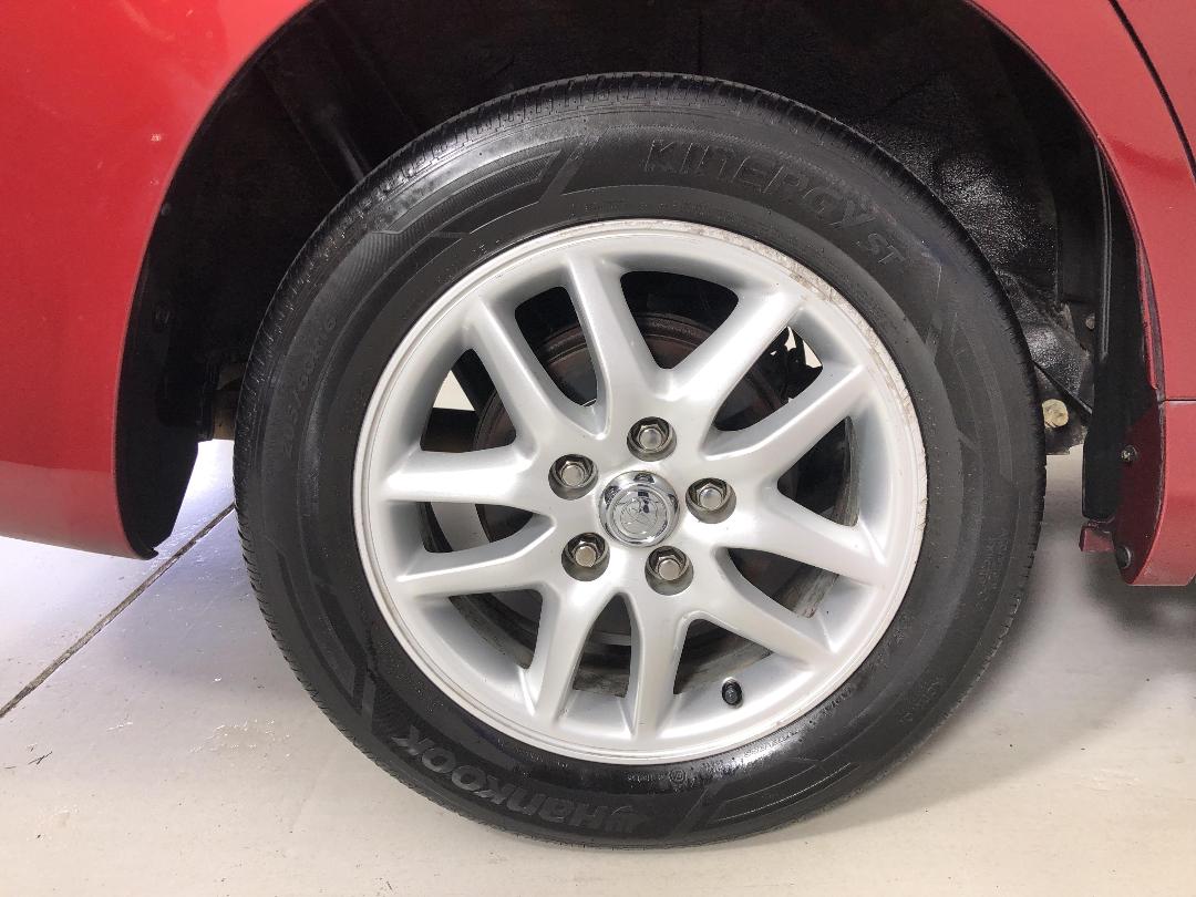 Photo '12' of Toyota Noah Photo '12' of Toyota Noah