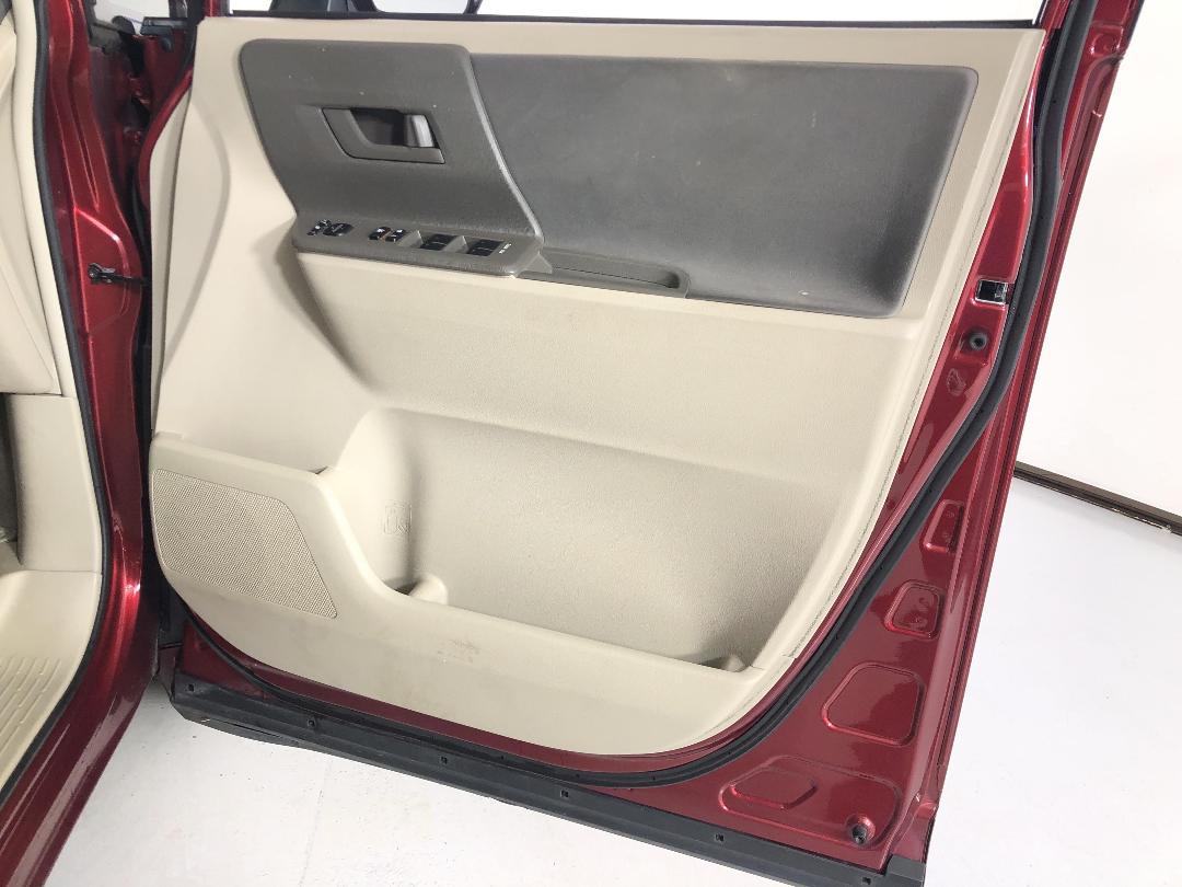 Photo '15' of Toyota Noah Photo '15' of Toyota Noah