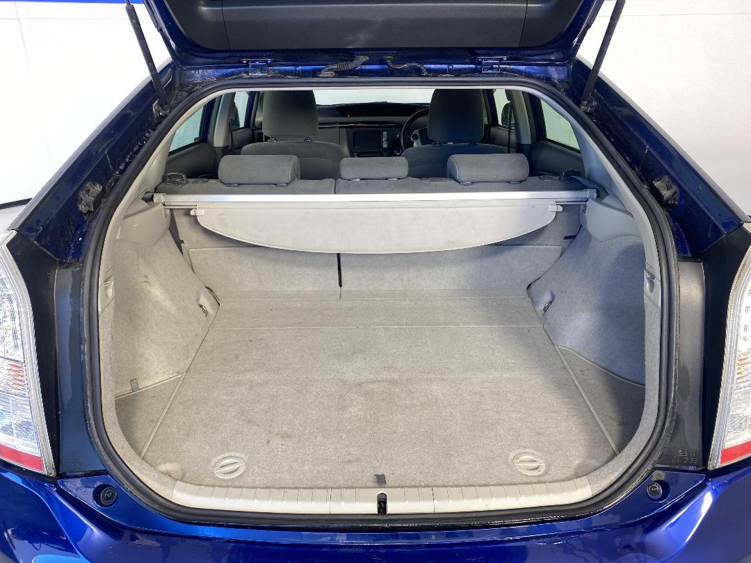 Photo '14' of Toyota Prius