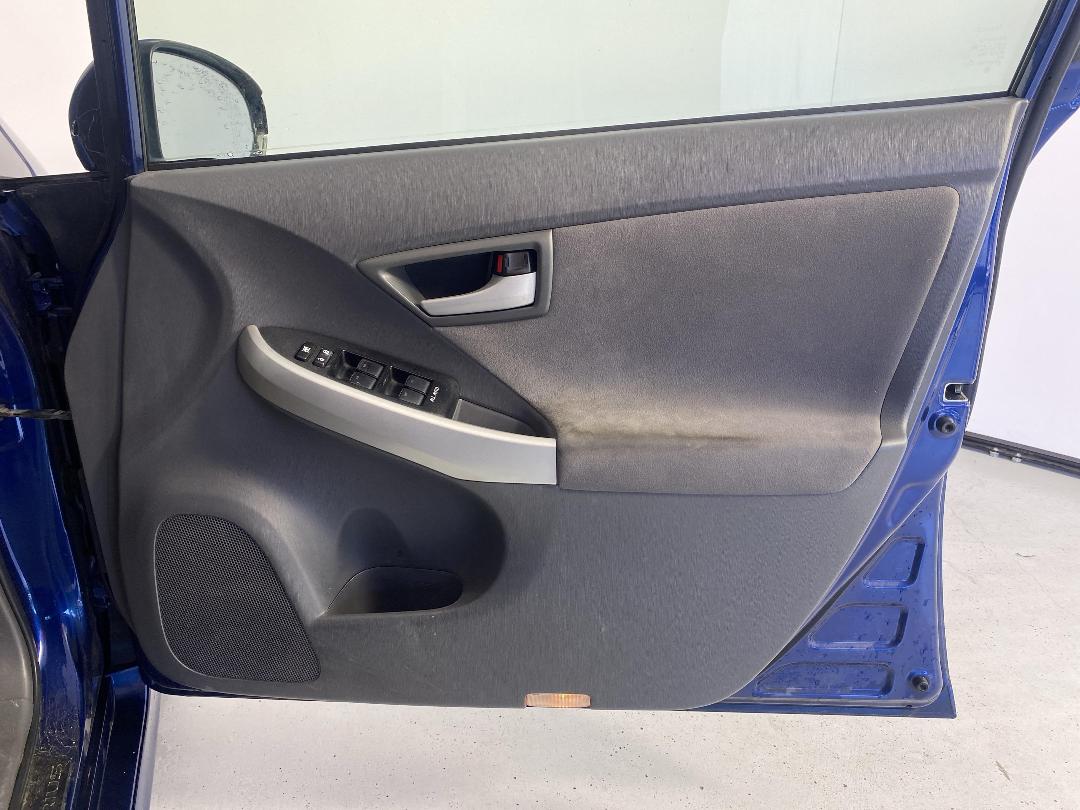 Photo '15' of Toyota Prius