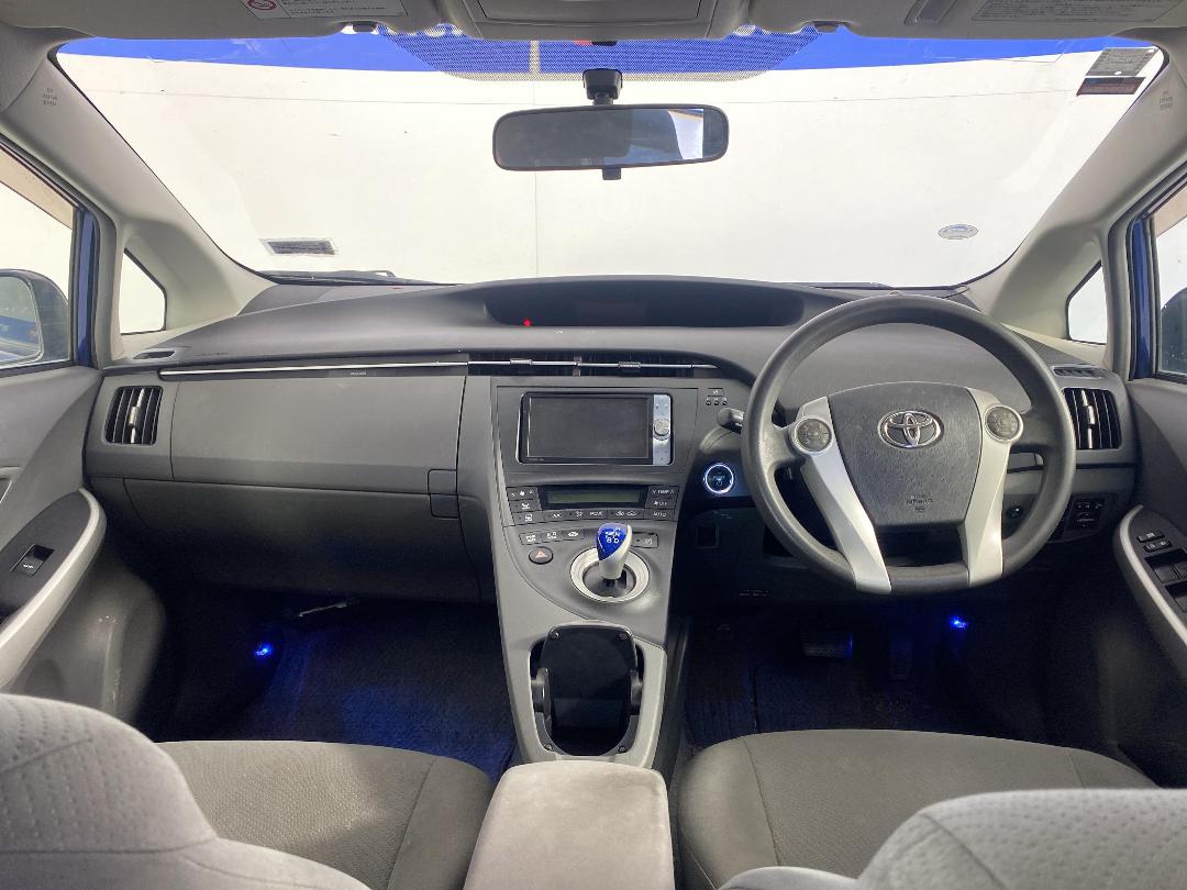 Photo '17' of Toyota Prius