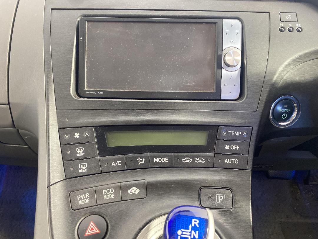 Photo '18' of Toyota Prius