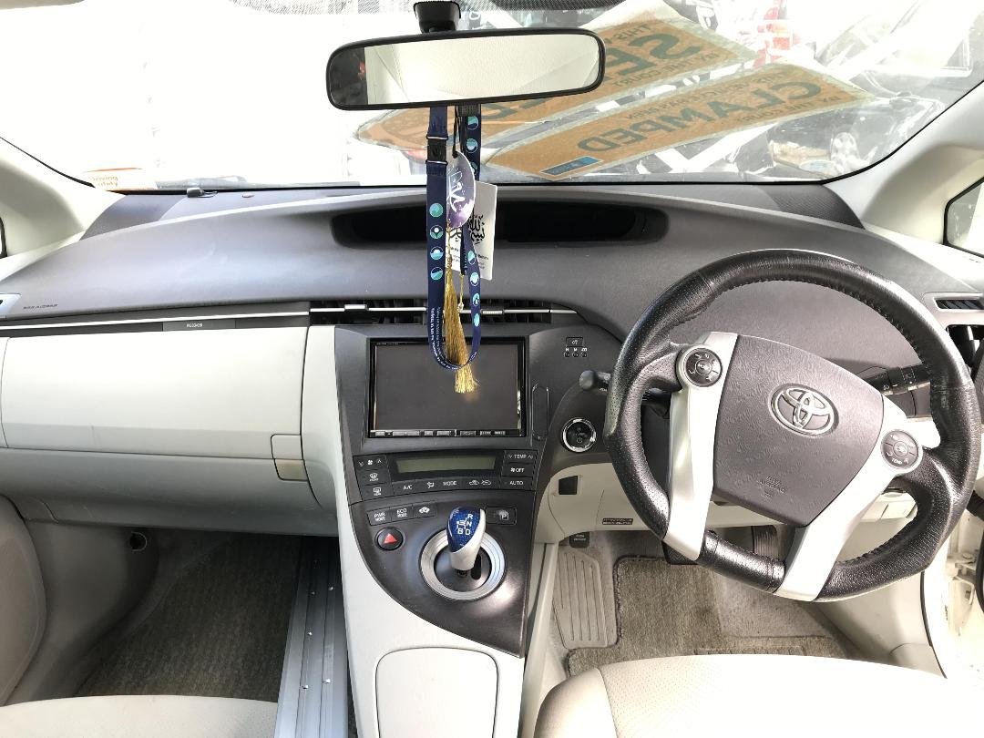 Photo '11' of Toyota Prius Hybrid