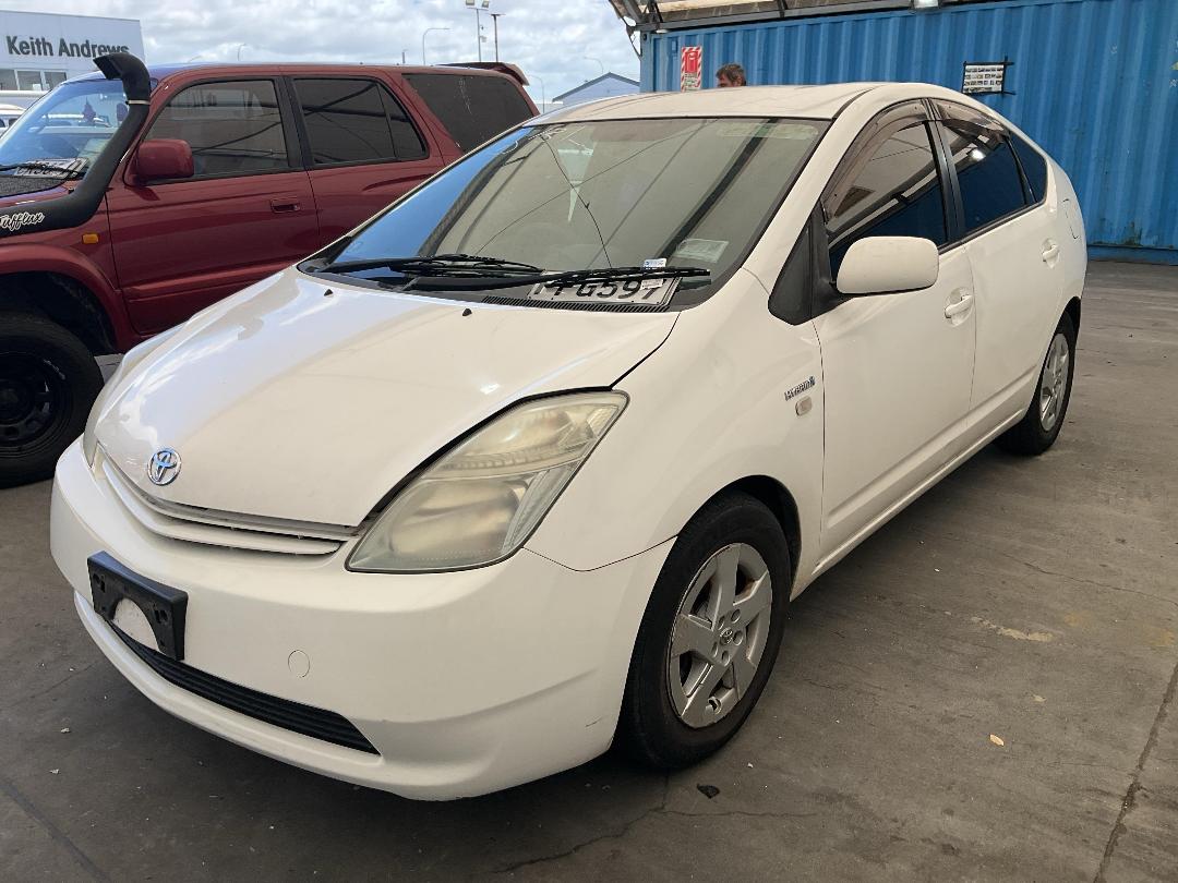 Photo '3' of Toyota Prius Photo '3' of Toyota Prius