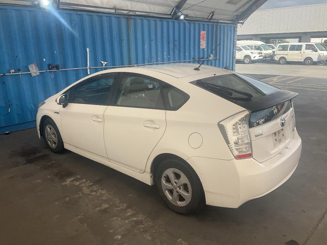 Photo '10' of Toyota Prius