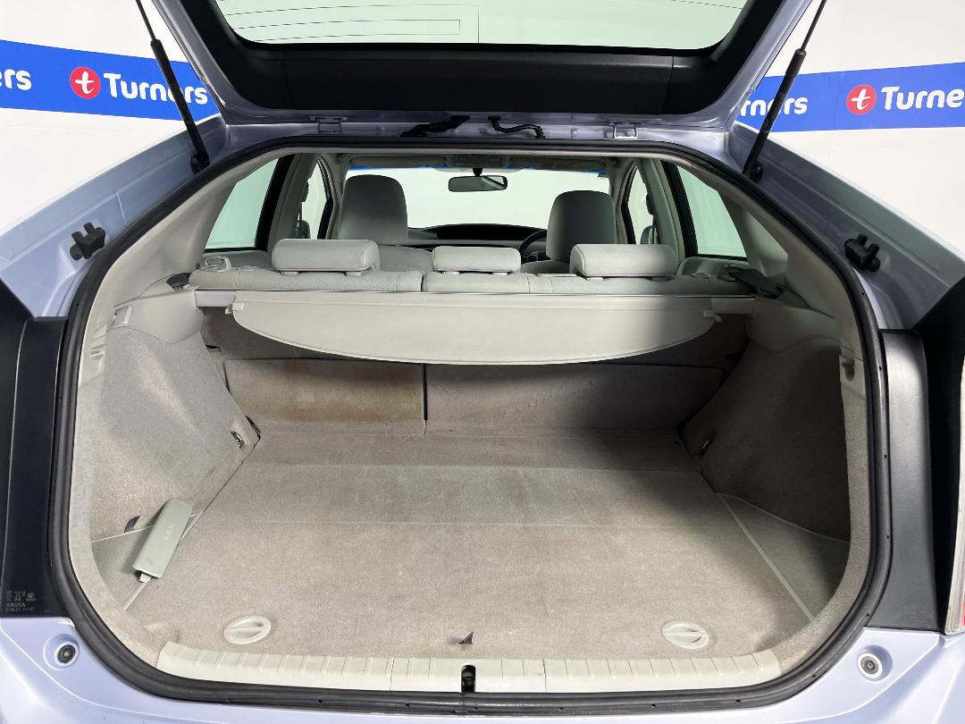 Photo '14' of Toyota Prius