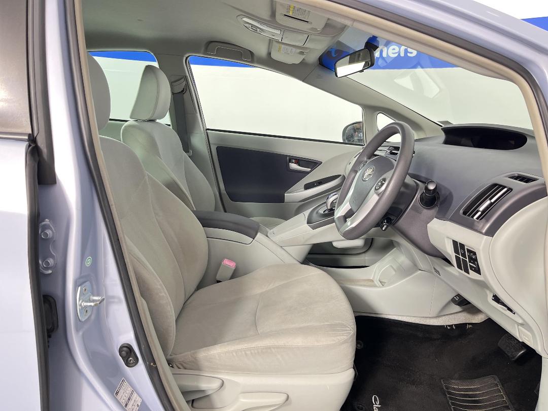 Photo '16' of Toyota Prius