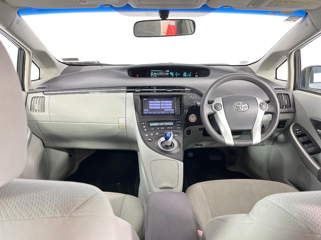 Photo '17' of Toyota Prius