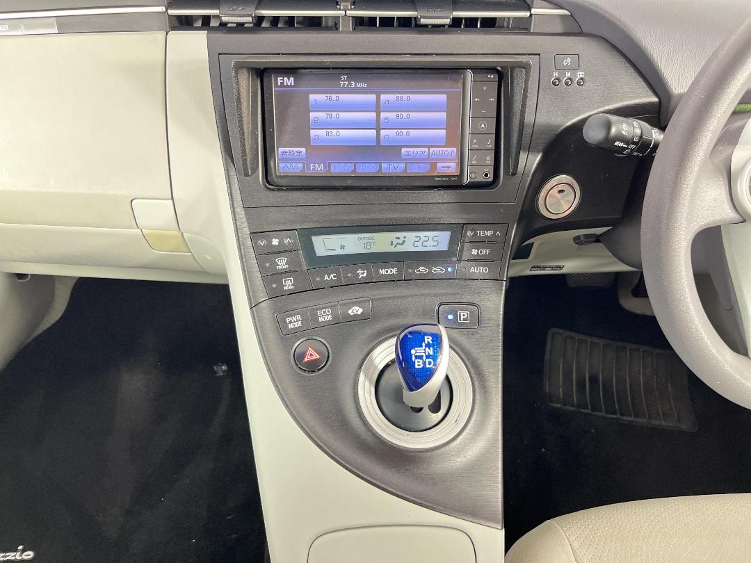 Photo '18' of Toyota Prius