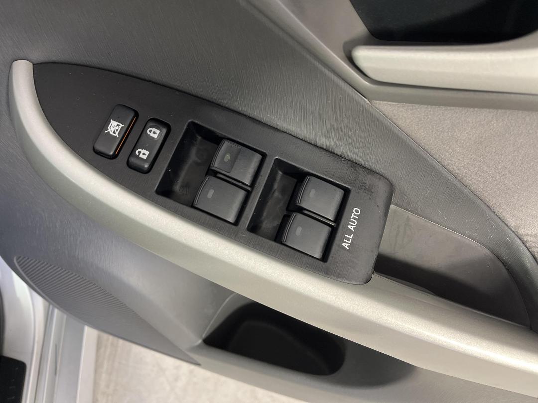 Photo '23' of Toyota Prius