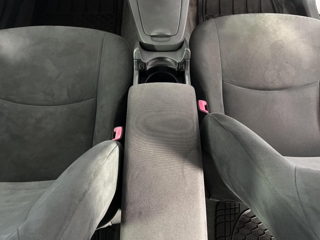 Photo '18' of Toyota Prius