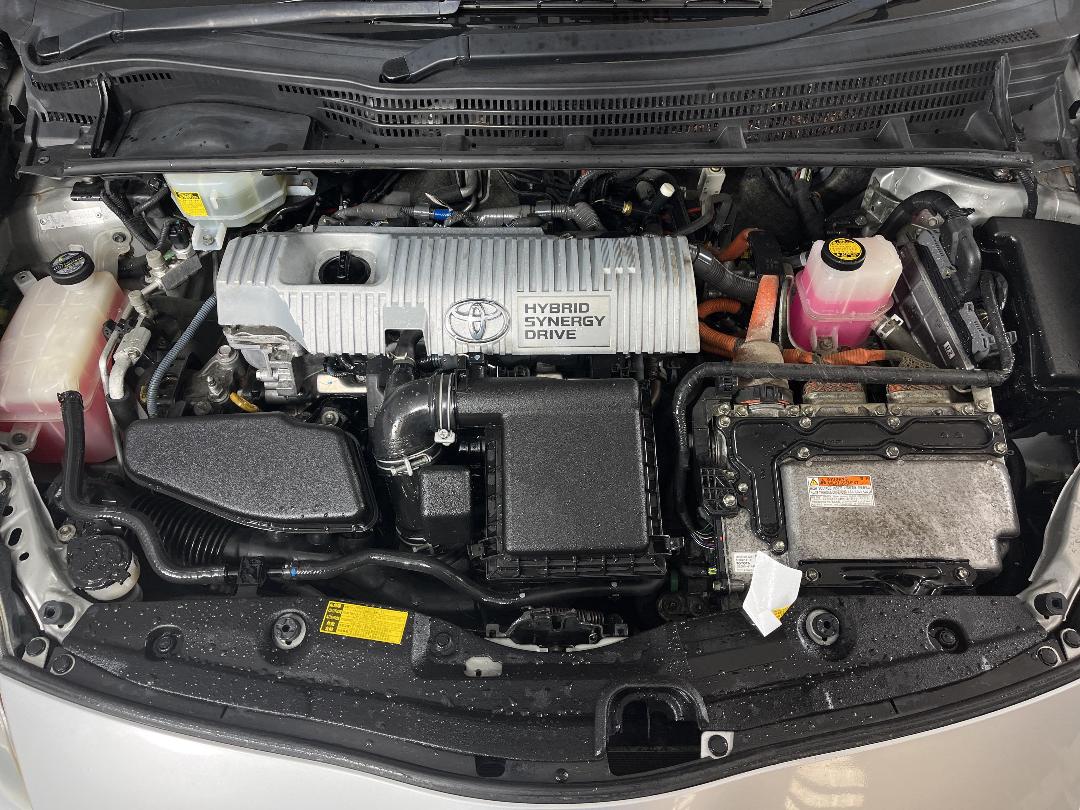 Photo '13' of Toyota Prius