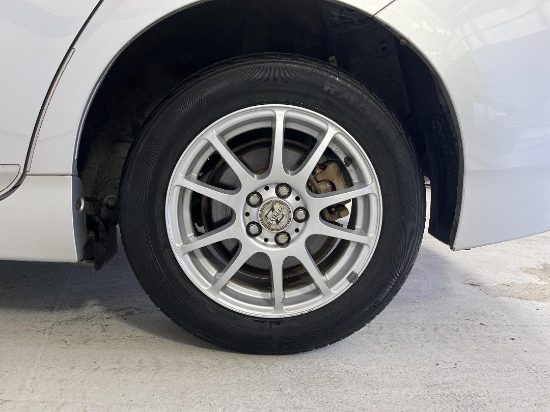 Photo '11' of Toyota Prius