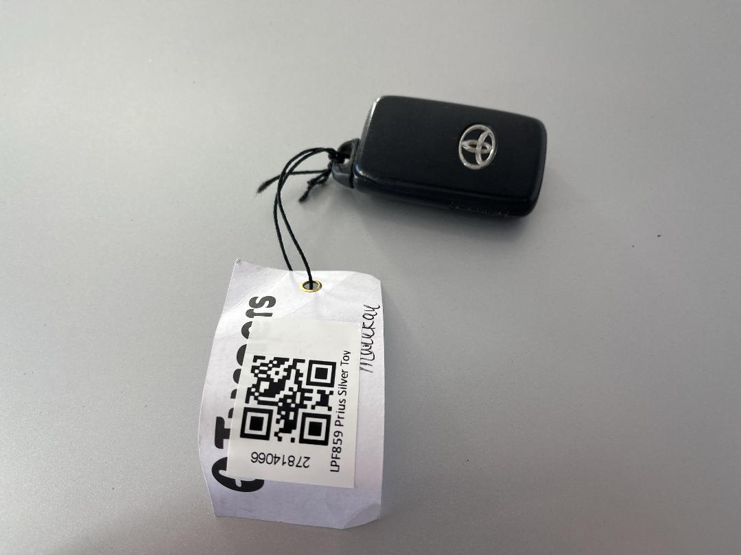 Photo '22' of Toyota Prius