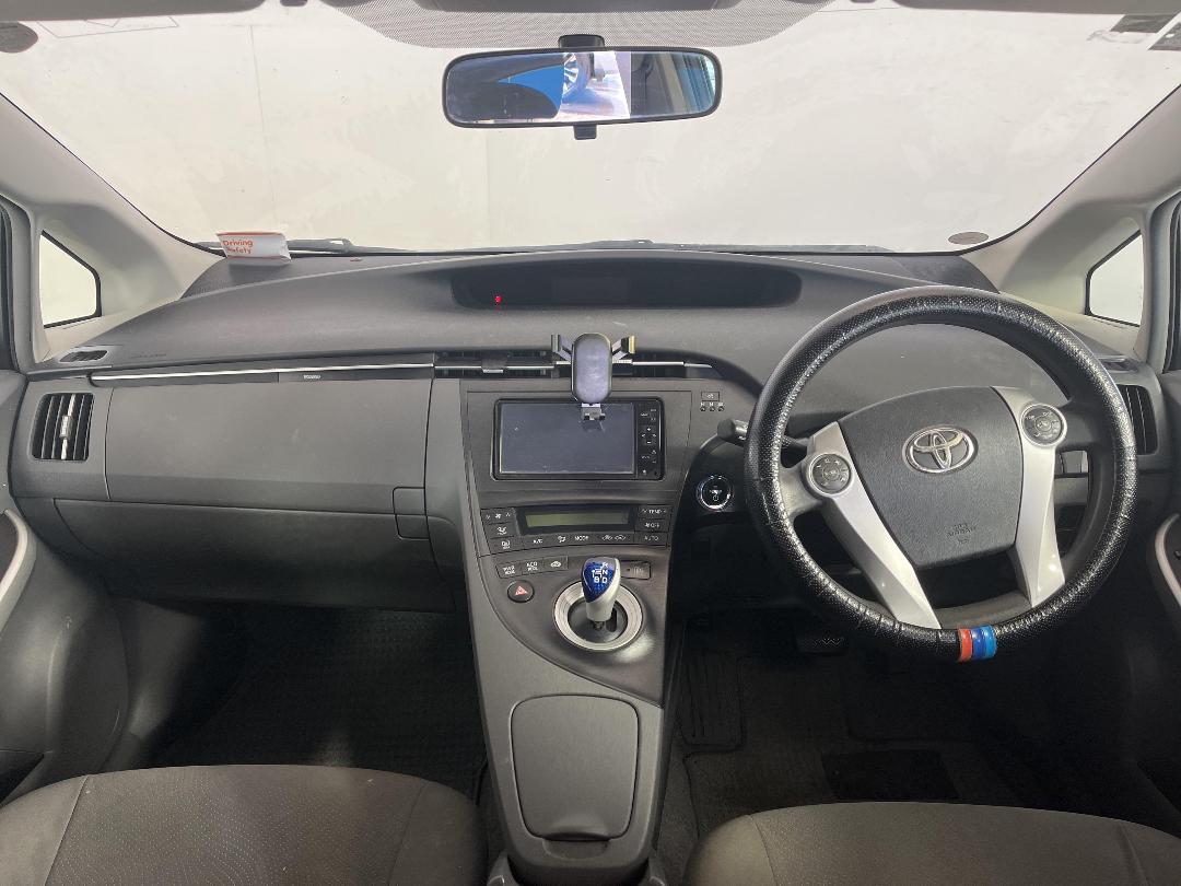 Photo '17' of Toyota Prius