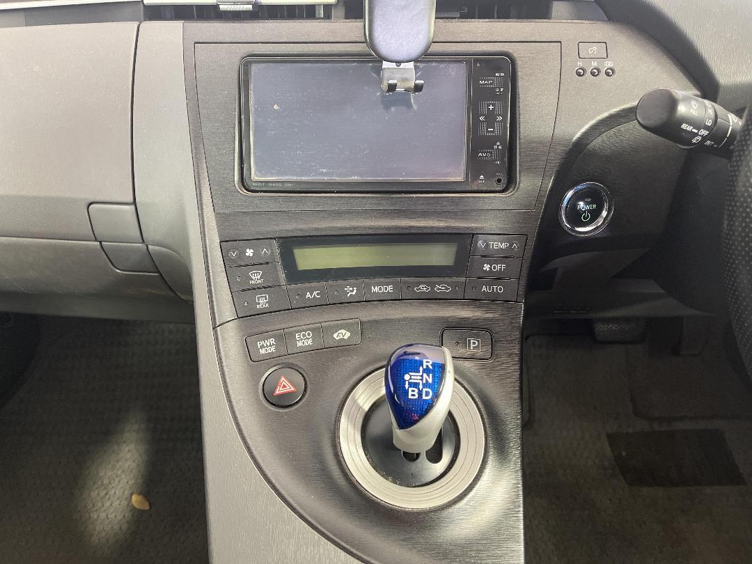 Photo '18' of Toyota Prius