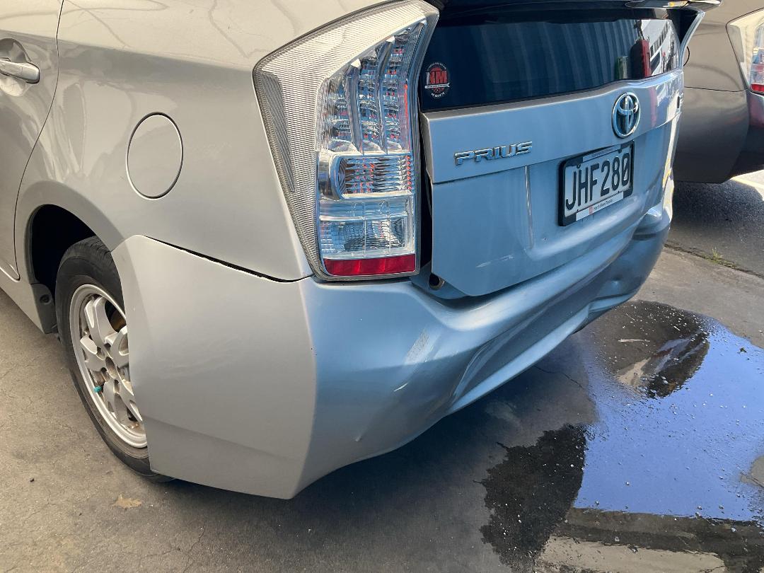 Photo '10' of Toyota Prius