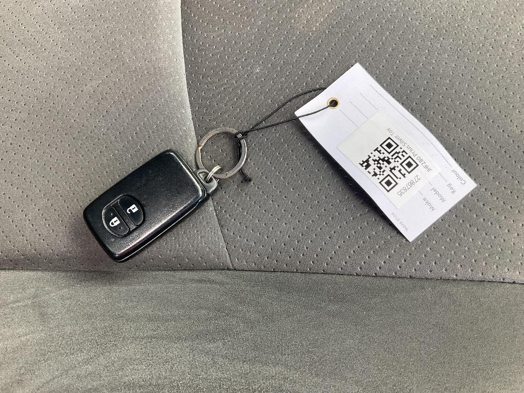 Photo '23' of Toyota Prius