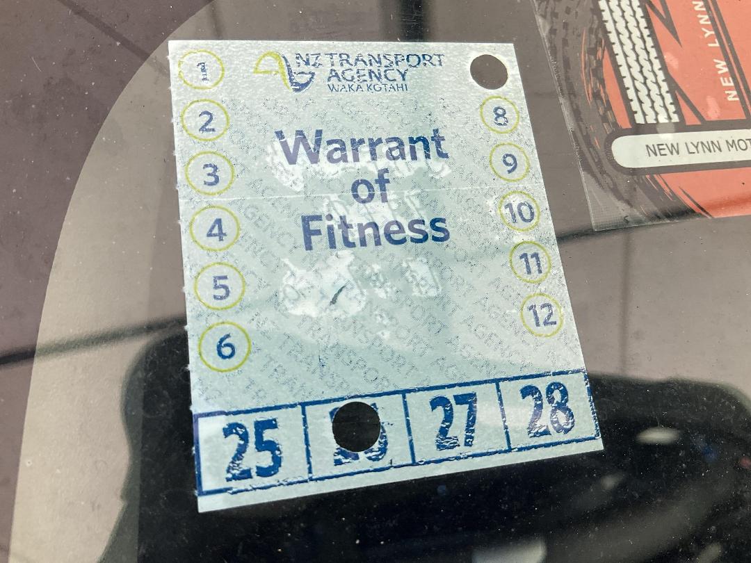 Photo '29' of Toyota Prius