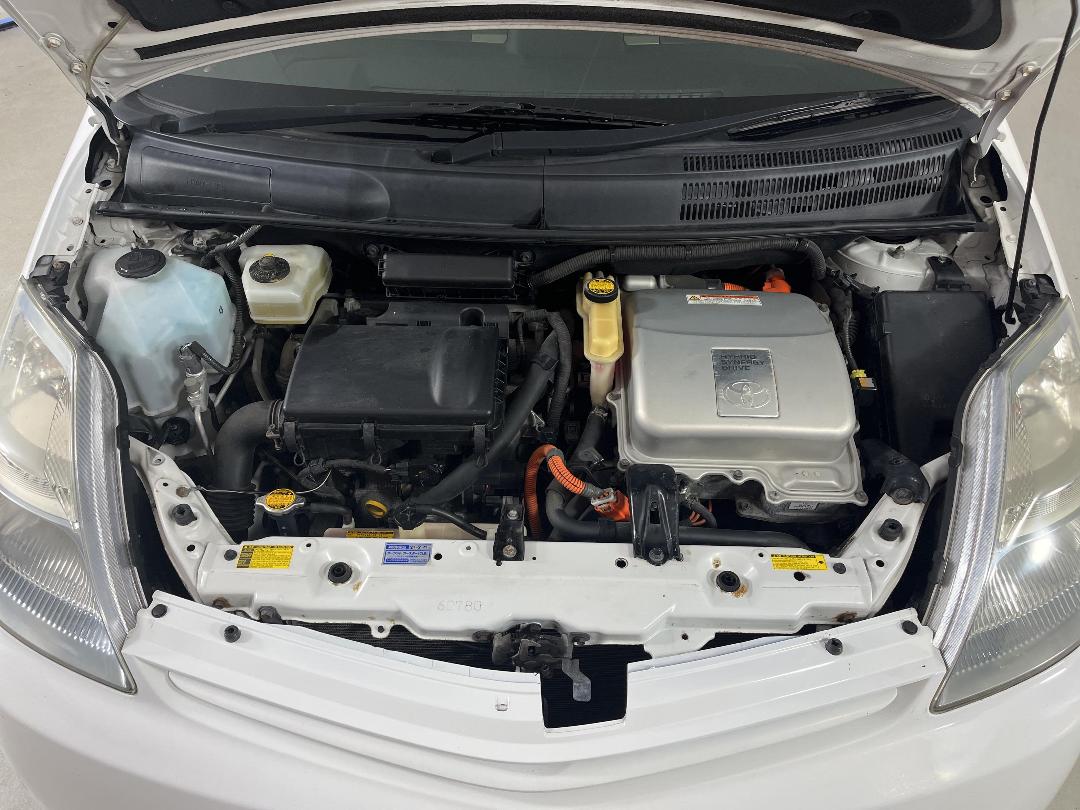 Photo '13' of Toyota Prius