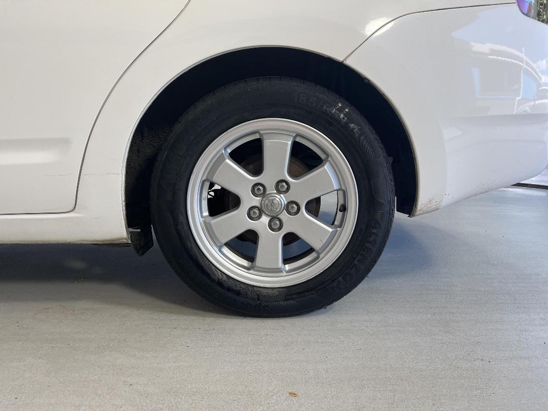 Photo '11' of Toyota Prius