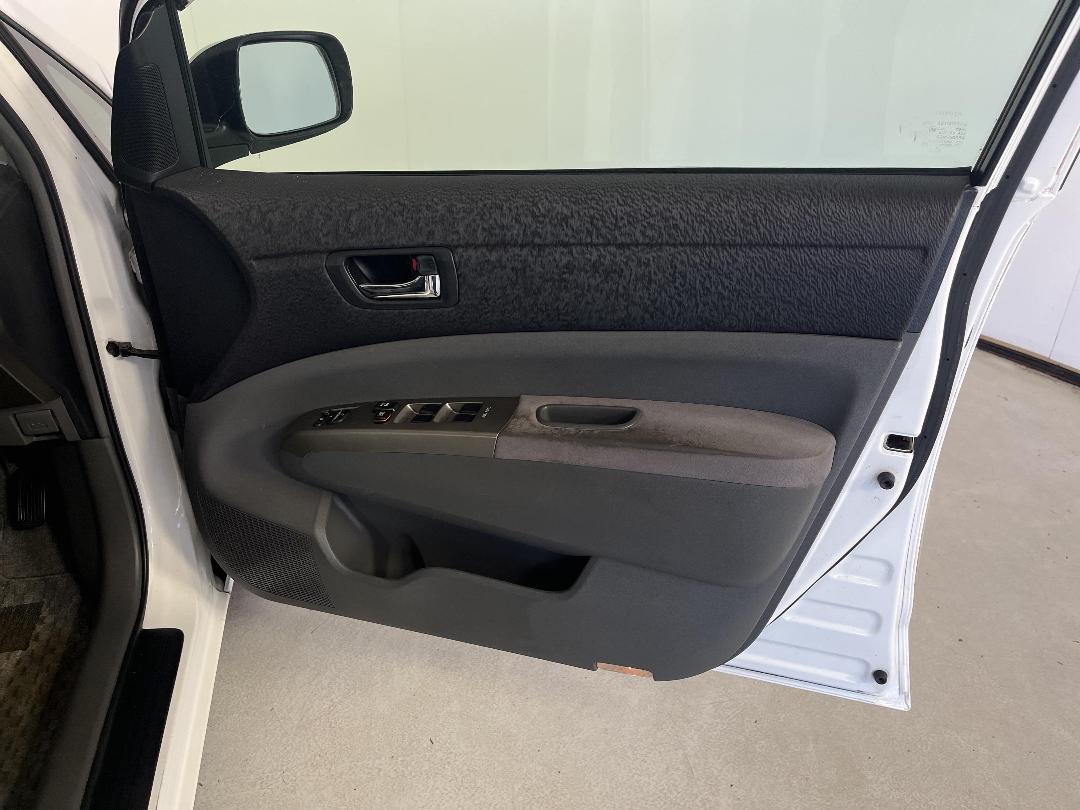 Photo '15' of Toyota Prius