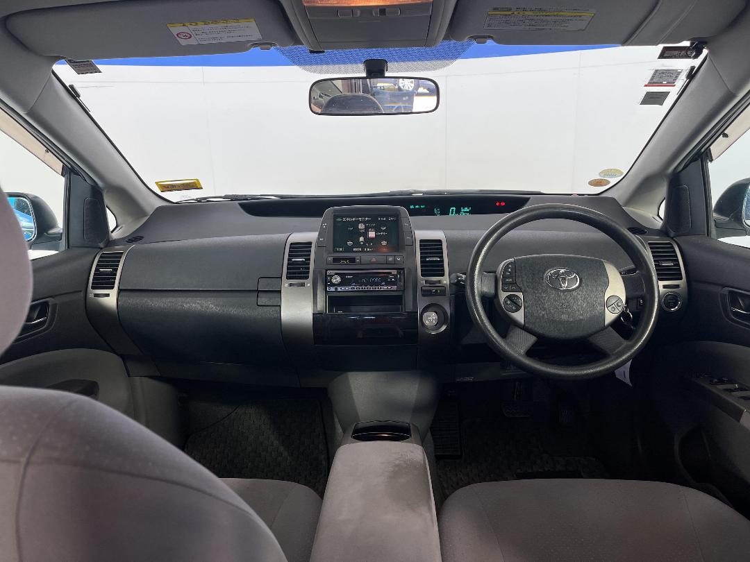 Photo '17' of Toyota Prius