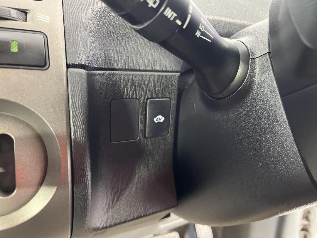 Photo '28' of Toyota Prius