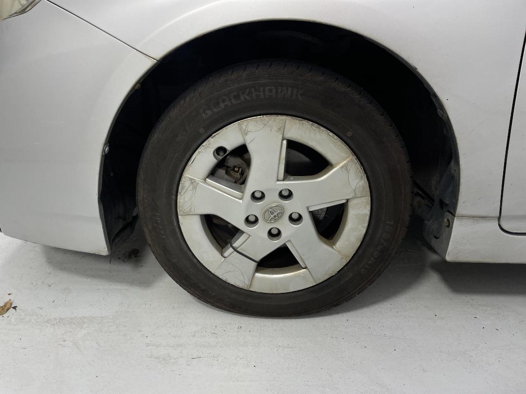 Photo '8' of Toyota Prius