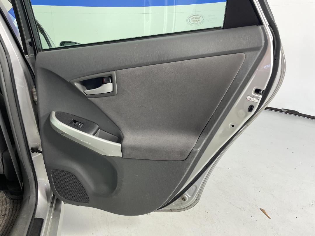 Photo '17' of Toyota Prius