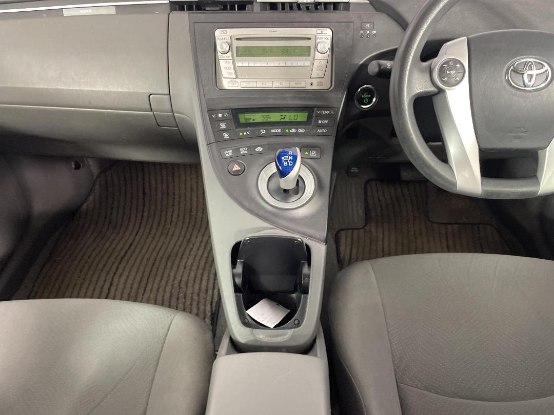 Photo '16' of Toyota Prius