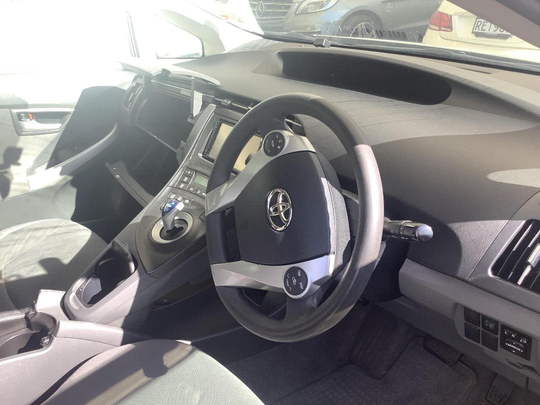 Photo '12' of Toyota Prius Photo '12' of Toyota Prius