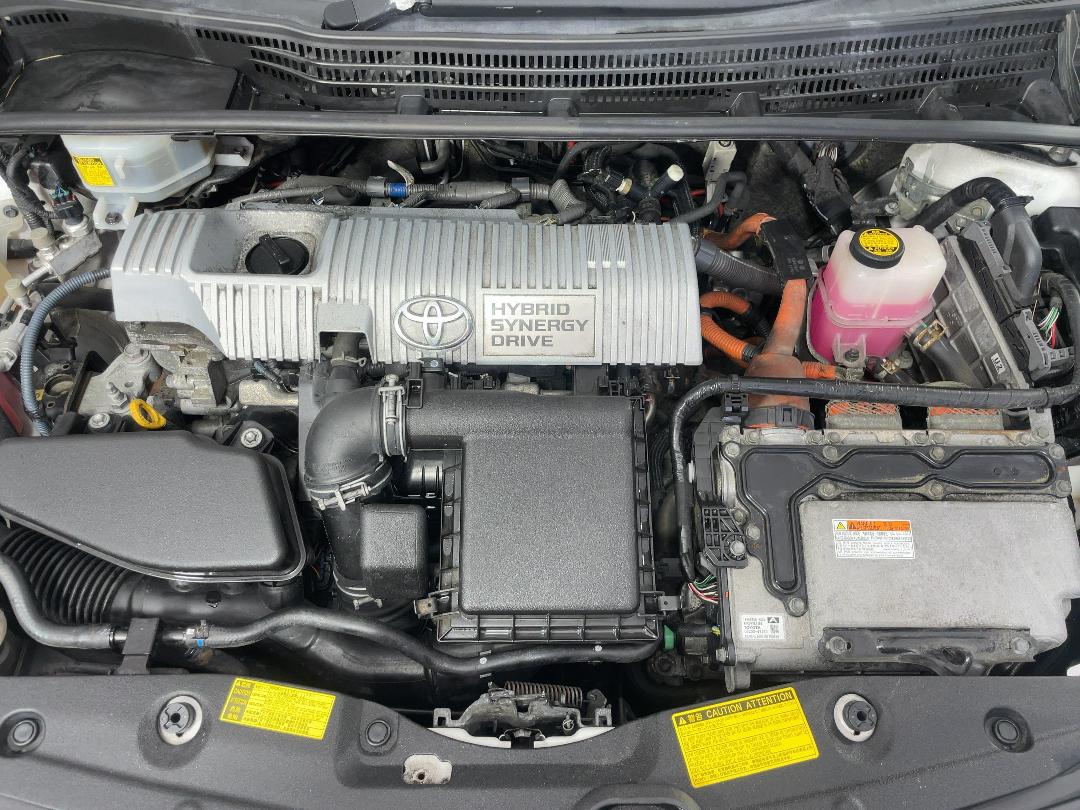 Photo '13' of Toyota Prius