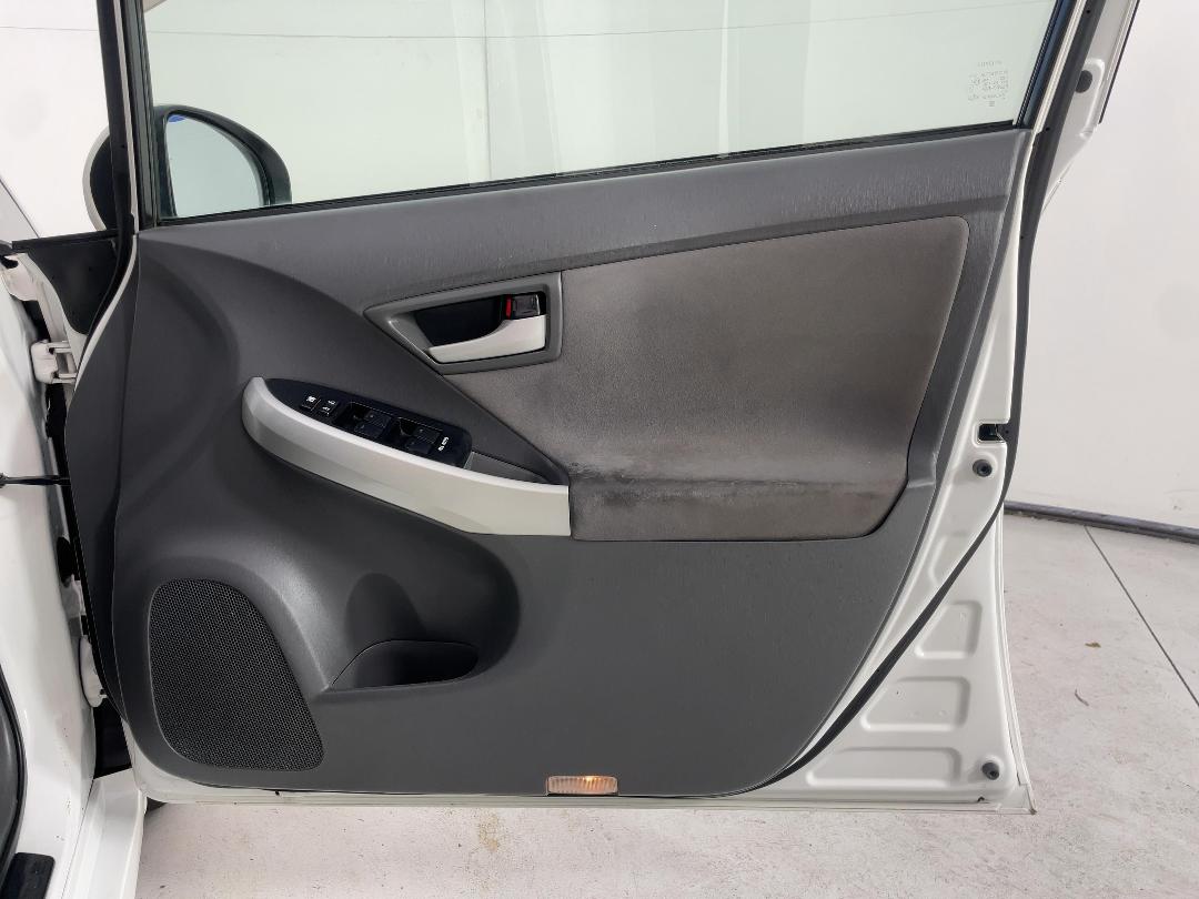 Photo '15' of Toyota Prius