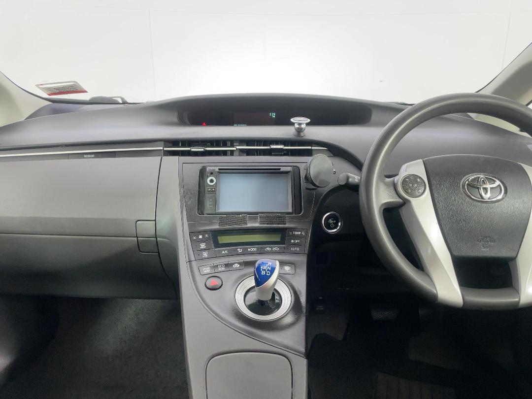 Photo '17' of Toyota Prius